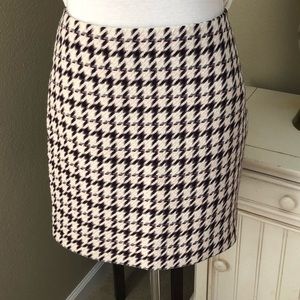 WHBM Houndstooth Cream, Pink, Grey & Black SZ 4